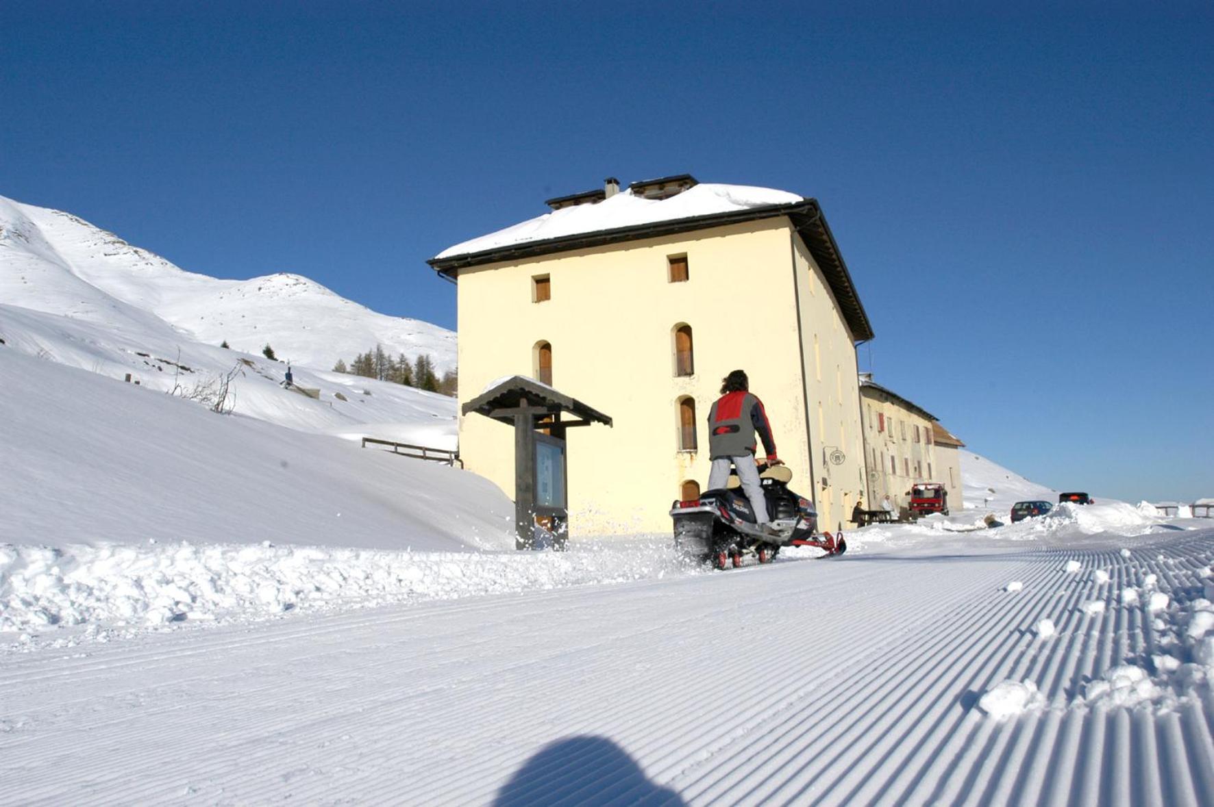 Hotel Dimora Storica La Mirandola 파쏘델토날레 외부 사진